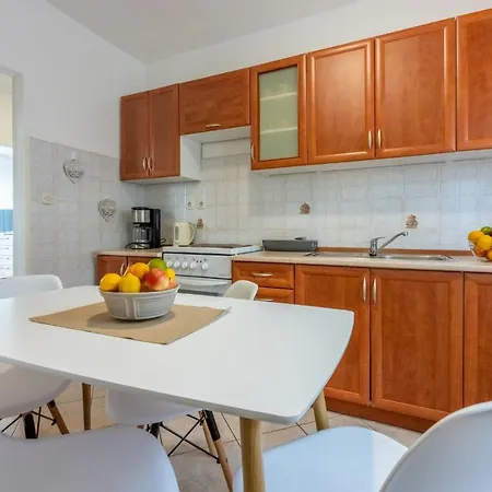 Tara Apartment *
